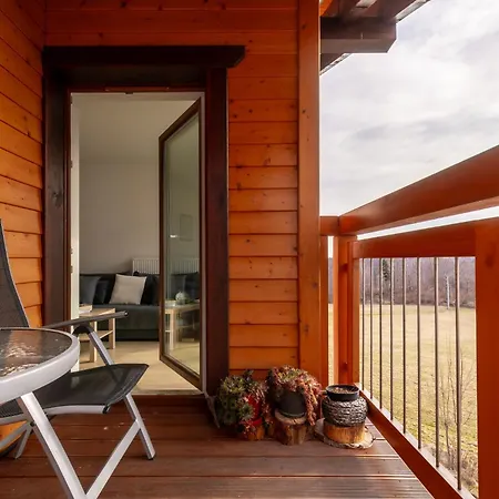 Pod Czarnym Kotlem 아파트 *